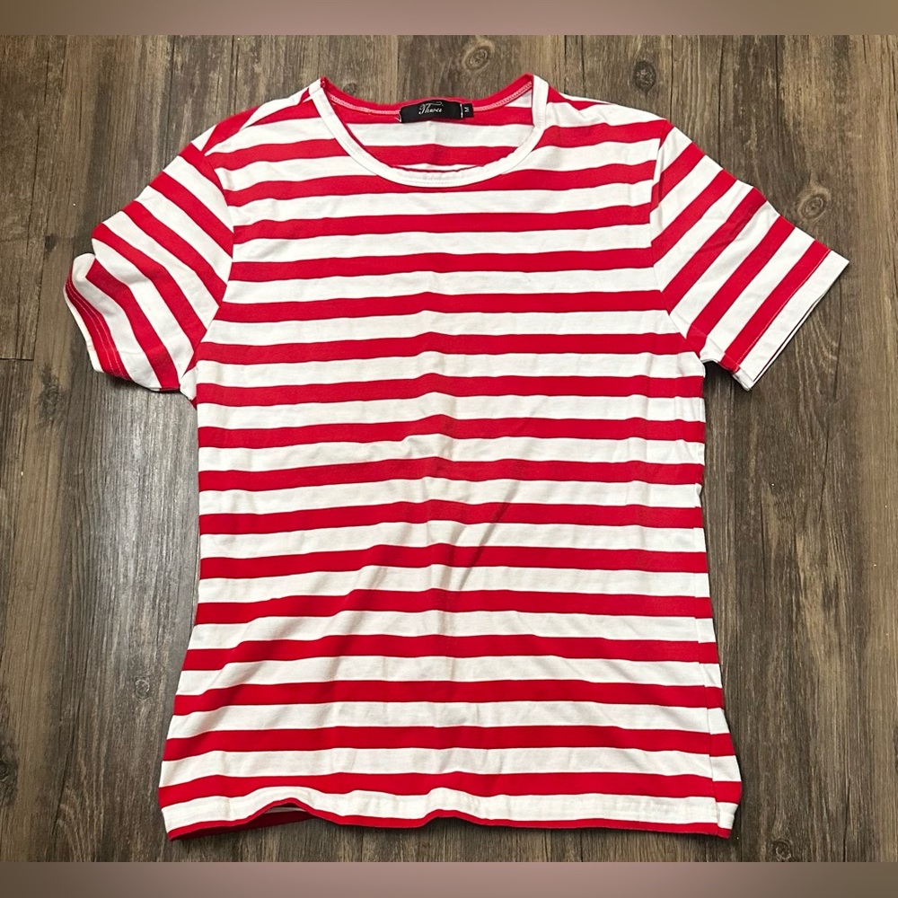 Men’s Red and White striped  T-shirt size M